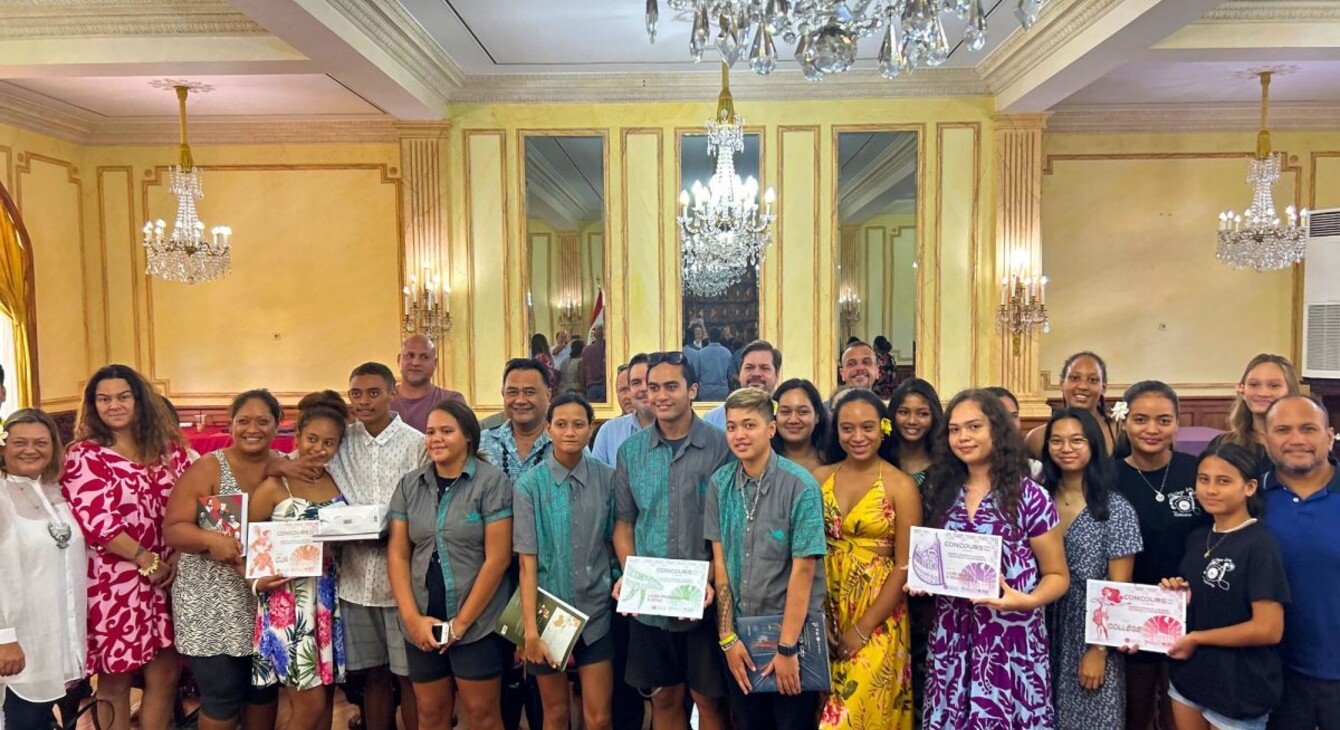 Cérémonie de remise des prix du concours "Raconte l'Histoire de la Polynésie"
