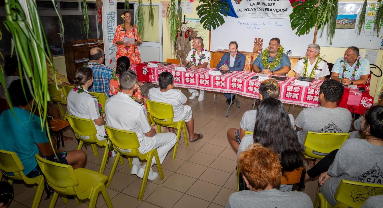 Signature de la convention "Classe Défense" à Arue