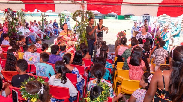 Mataiea : première pierre de la maternelle de Nuutafaratea
