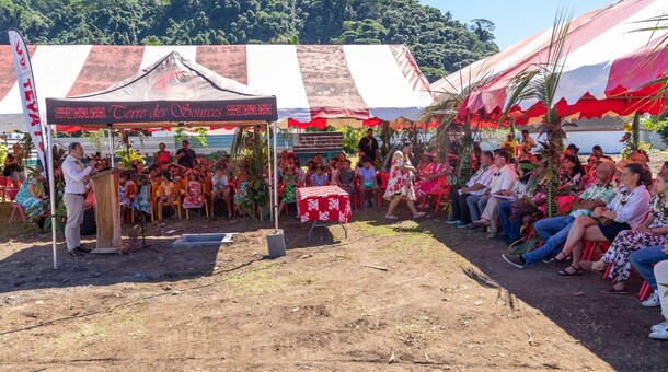 Mataiea : première pierre de la maternelle de Nuutafaratea