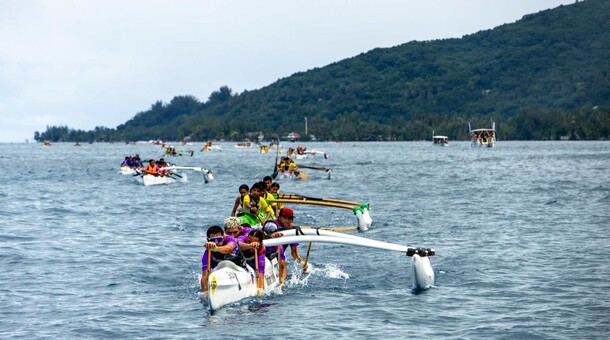 Aimeho Va’a Race 2026 : la 22ᵉ édition de la course scolaire de pirogues à Moorea