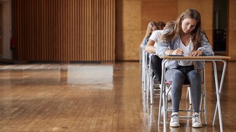 Surveillant de concours et d'examens